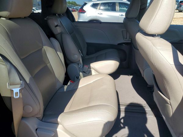 2017 TOYOTA SIENNA — PSRS