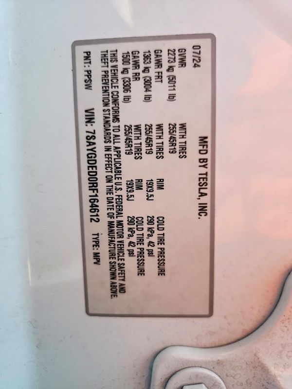 2024 TESLA MODEL Y — VINS