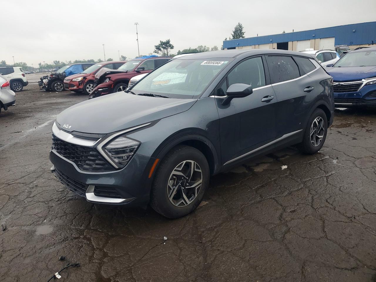 2025 KIA SPORTAGE — Front 3/4