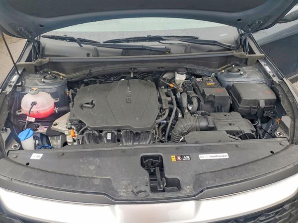 2025 KIA SPORTAGE — Engine bay