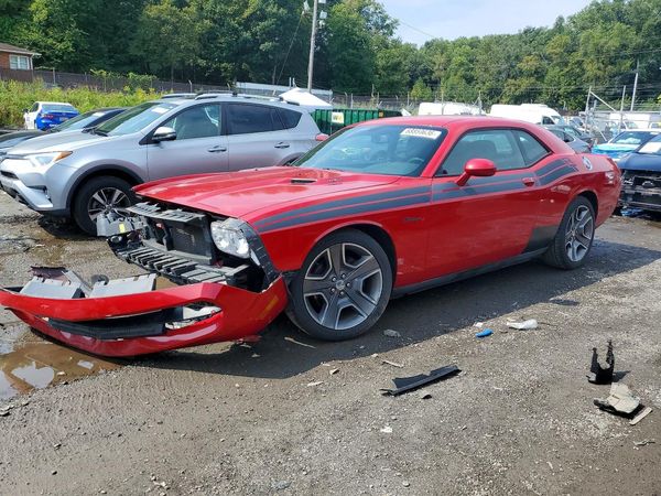 2013 DODGE CHALLENGER — Front 3/4