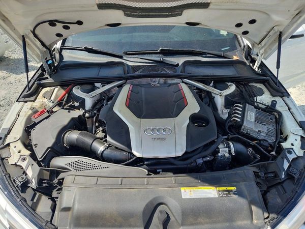 2018 AUDI S4 — Engine bay