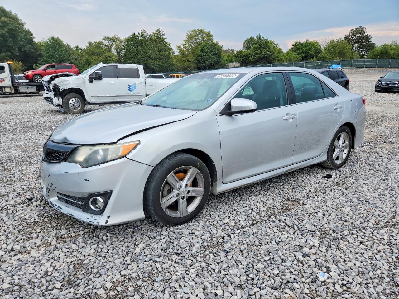 2014 TOYOTA CAMRY — Front 3/4