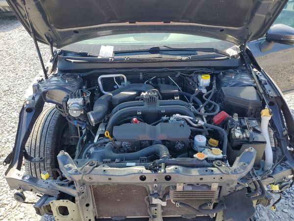 2019 SUBARU OUTBACK — Engine bay