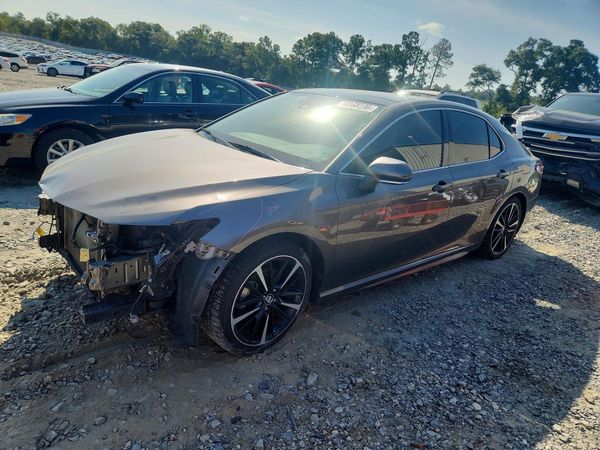 2020 TOYOTA CAMRY — Front 3/4