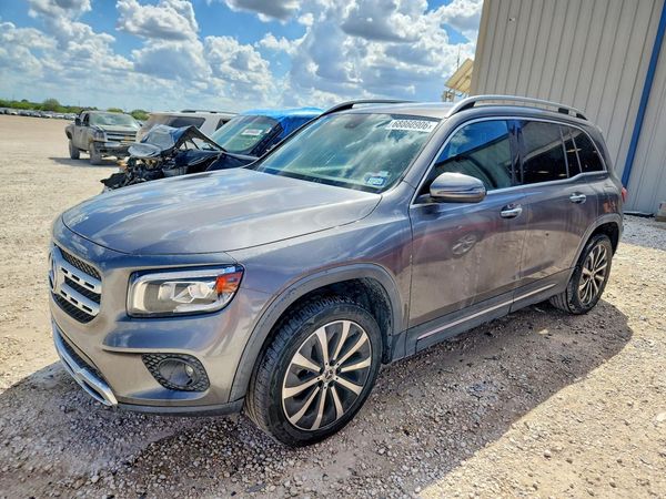 2021 MERCEDES-BENZ GLB-CLASS GLB250 — Front 3/4