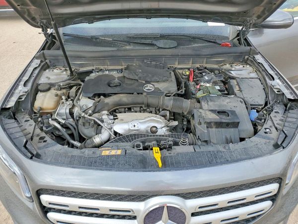 2021 MERCEDES-BENZ GLB-CLASS GLB250 — Engine bay