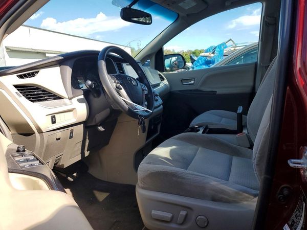 2015 TOYOTA SIENNA — DENT