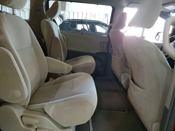 2015 TOYOTA SIENNA — PSRS