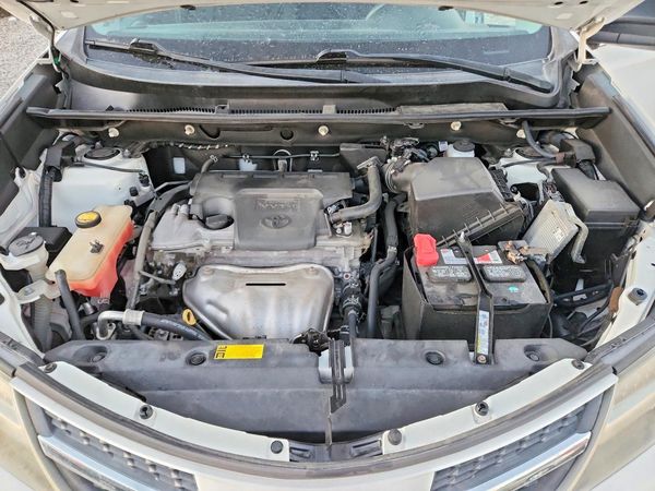 2014 TOYOTA RAV4 Standard — Engine bay