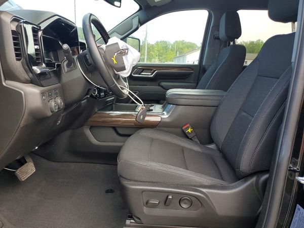 2025 CHEVROLET SILVERADO LT
