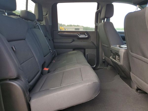 2025 CHEVROLET SILVERADO LT