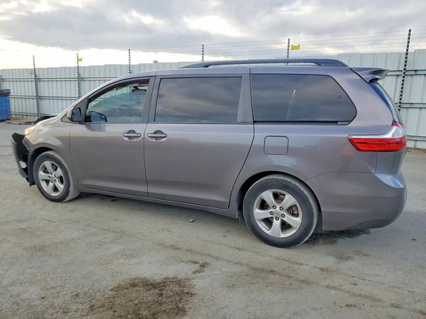 2015 TOYOTA SIENNA