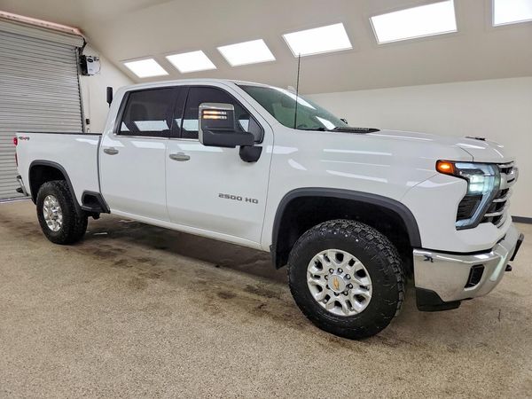 2024 CHEVROLET SILVERADO LTZ — Passenger 3/4