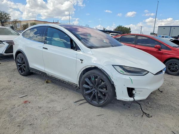 2017 TESLA MODEL X — Passenger 3/4