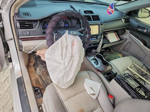 2014 TOYOTA CAMRY