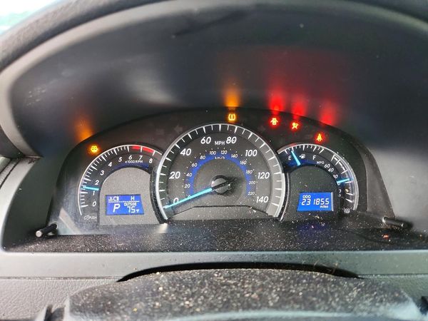 2014 TOYOTA CAMRY