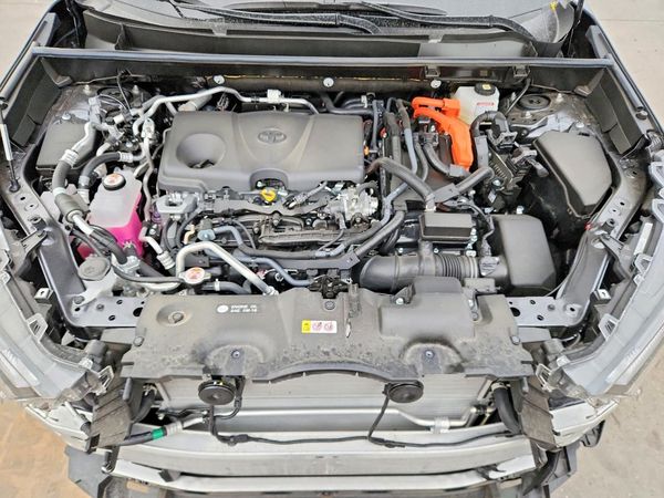 2025 TOYOTA RAV4 — Engine bay