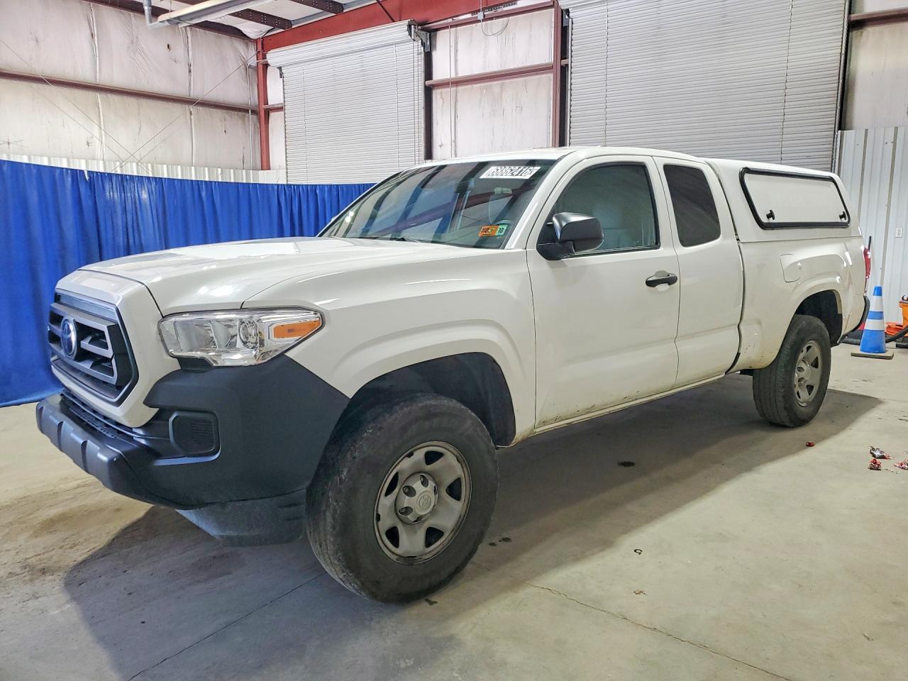 2023 TOYOTA TACOMA SR5 — Front 3/4