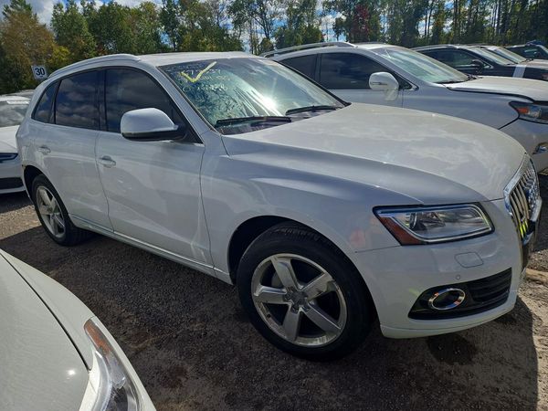 2013 AUDI Q5 Premium Plus — Passenger 3/4