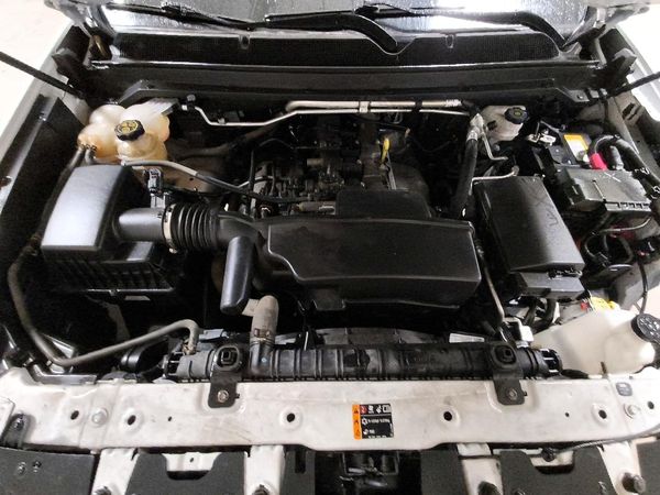 2022 CHEVROLET COLORADO LT — Engine bay