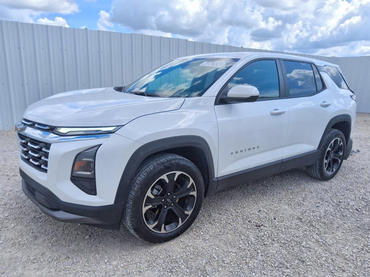 2026 CHEVROLET EQUINOX 2LT — Front 3/4