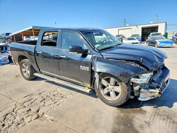 2014 RAM 1500 SLT — Passenger 3/4