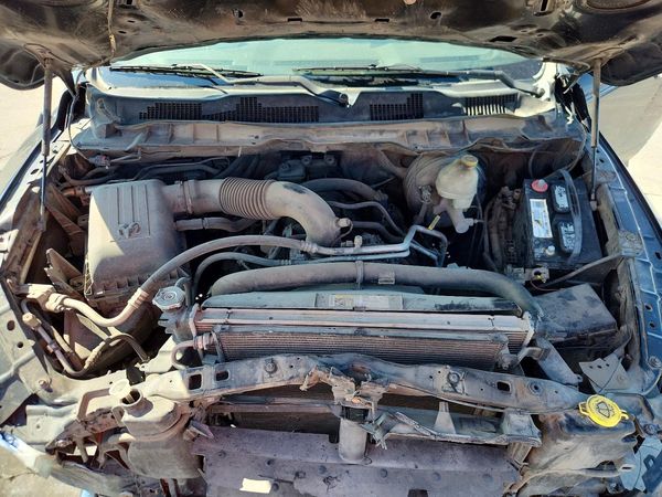 2014 RAM 1500 SLT — Engine bay