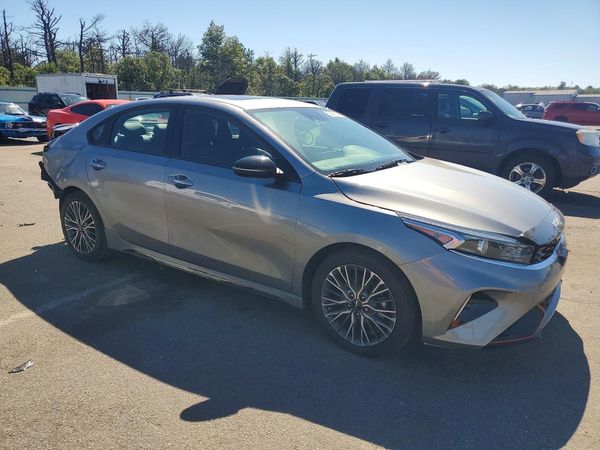 2024 KIA FORTE — Passenger 3/4