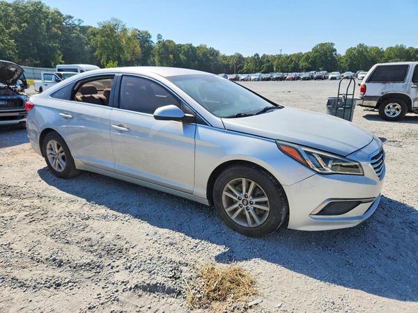 2017 HYUNDAI SONATA SE, Eco — Passenger 3/4