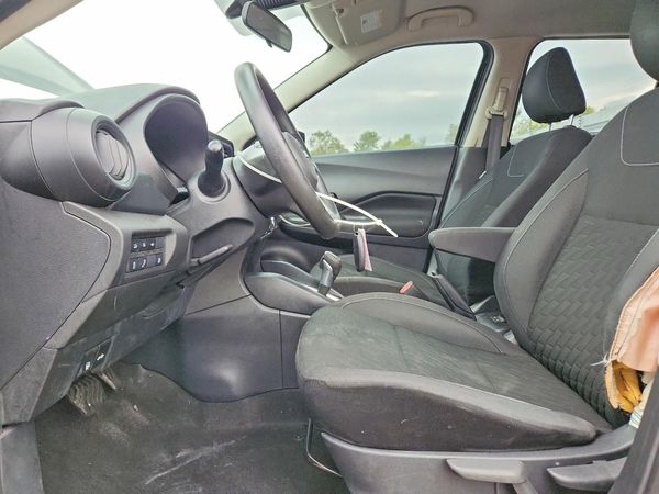 2021 NISSAN KICKS S — DENT