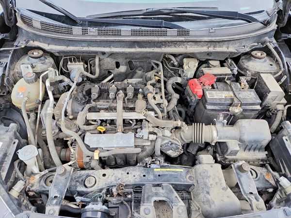 2021 NISSAN KICKS S — Engine bay