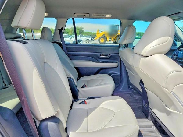 2024 TOYOTA GRAND HIGHLANDER