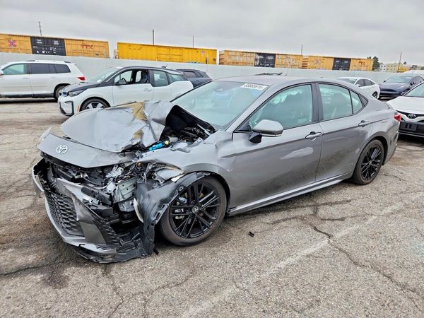 2025 TOYOTA CAMRY — Front 3/4