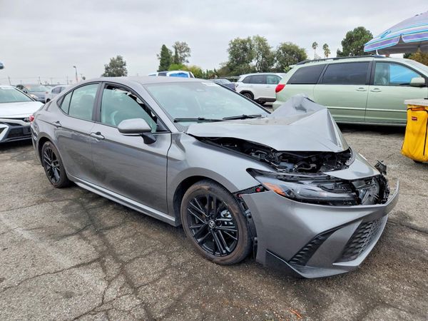 2025 TOYOTA CAMRY — Passenger 3/4
