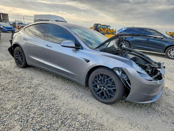 2025 TESLA MODEL 3 — Passenger 3/4
