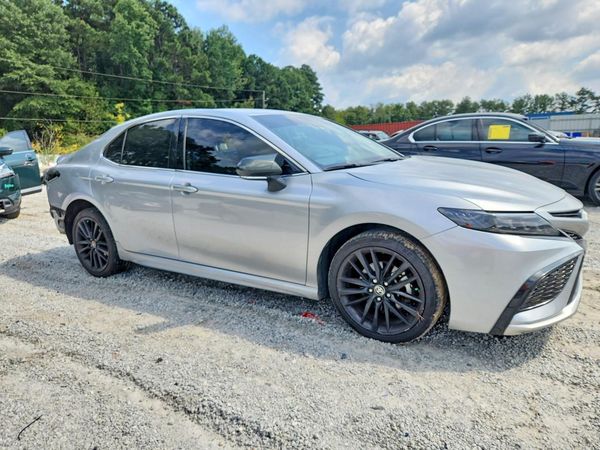 2024 TOYOTA CAMRY — Passenger 3/4