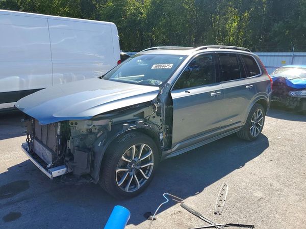 2019 VOLVO XC90