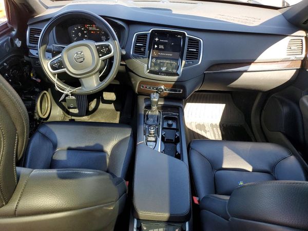 2019 VOLVO XC90 Momentum — CKPT