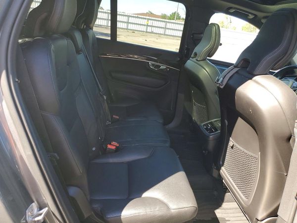 2019 VOLVO XC90 Momentum — PSRS