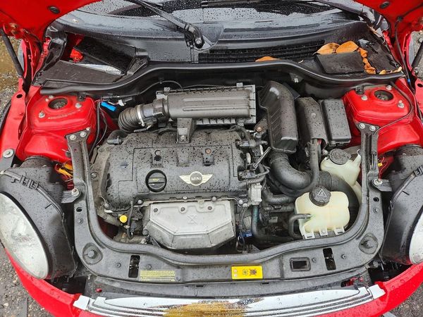 2014 MINI COOPER — Engine bay
