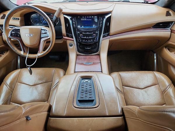 2017 CADILLAC ESCALADE — CKPT