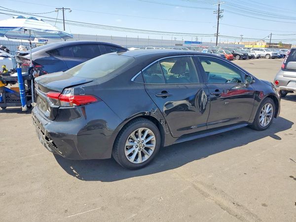 2022 TOYOTA COROLLA XLE
