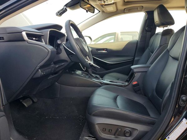 2022 TOYOTA COROLLA XLE