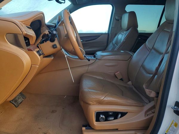 2015 CADILLAC ESCALADE ESV Platinum — DENT
