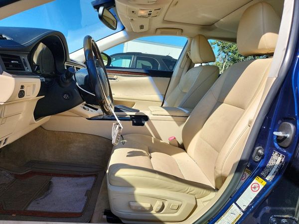 2014 LEXUS ES — DENT