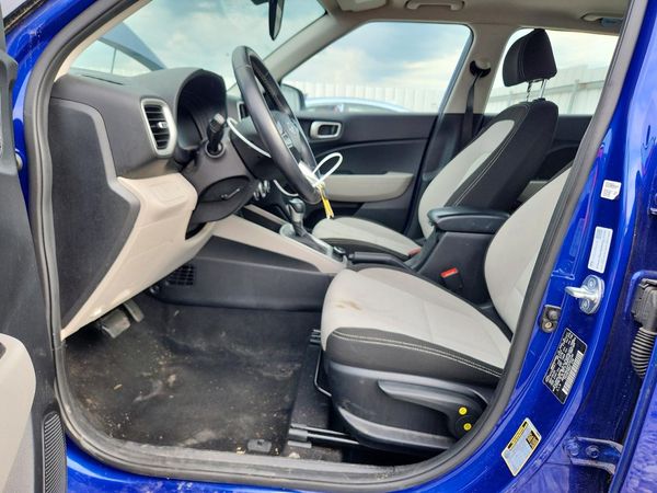 2023 HYUNDAI VENUE SEL, Limited — DENT