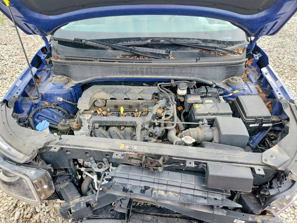 2023 HYUNDAI VENUE SEL, Limited — Engine bay