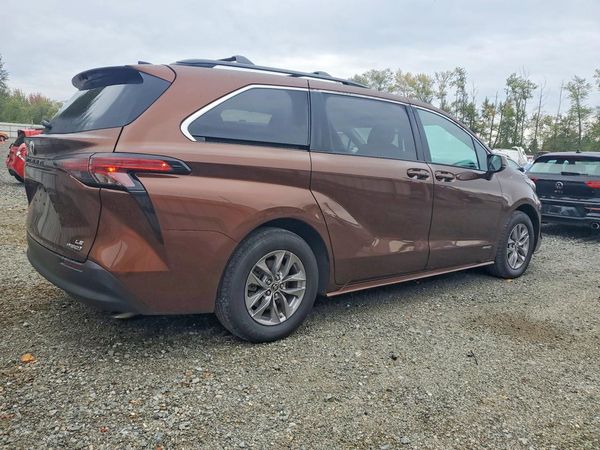 2021 TOYOTA SIENNA LE Plus Package — PSRA