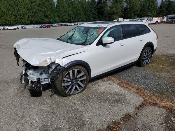 2024 VOLVO V90 Ultimate — Front 3/4